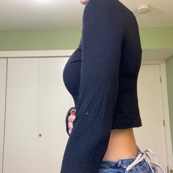 black tank top - Picture 3 of 9